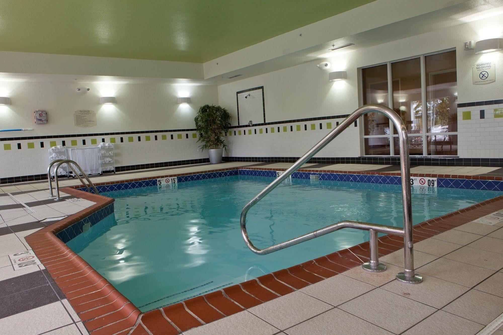 Fairfield Inn And Suites Flint Fenton Bagian luar foto